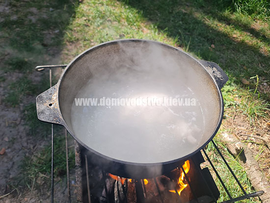 Як закипить знімаємо піну Як закипить знімаємо піну